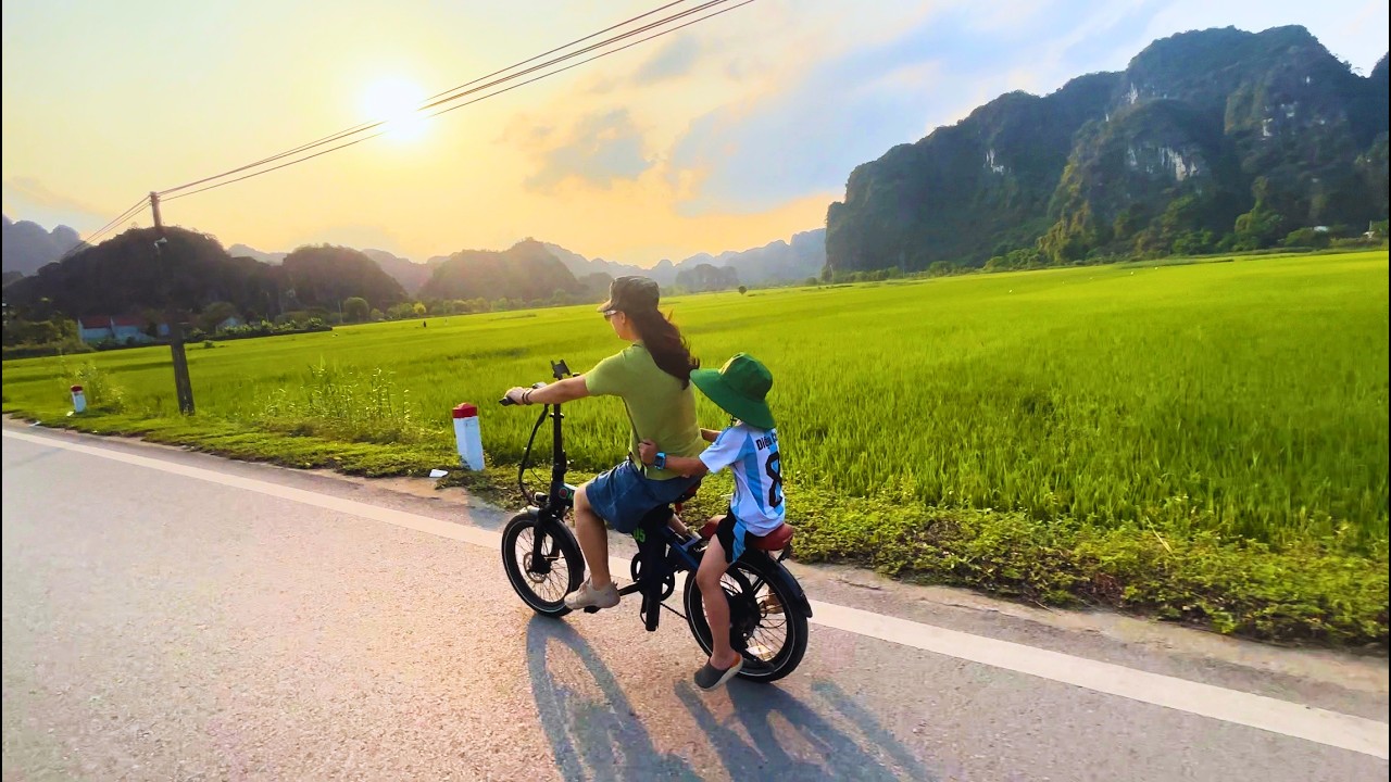 Gia đình đạp xe trợ lực qua Tam Cốc và Bích Động